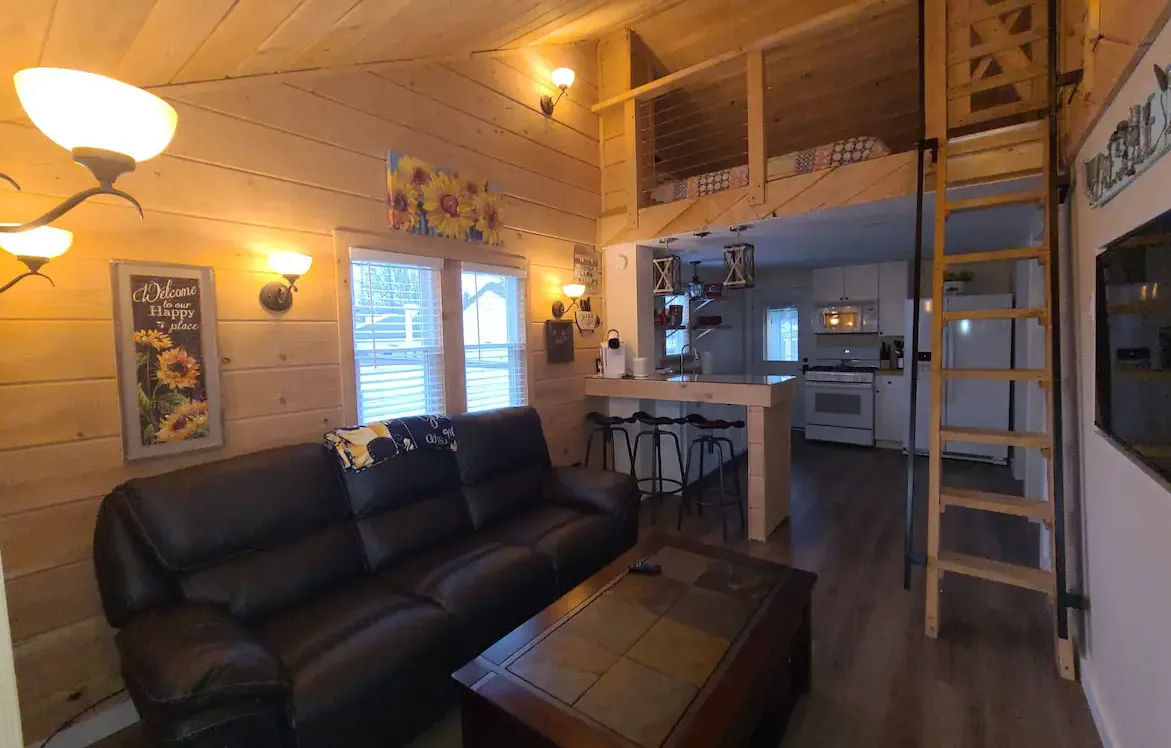 Sunflower House Rental in Erie PA